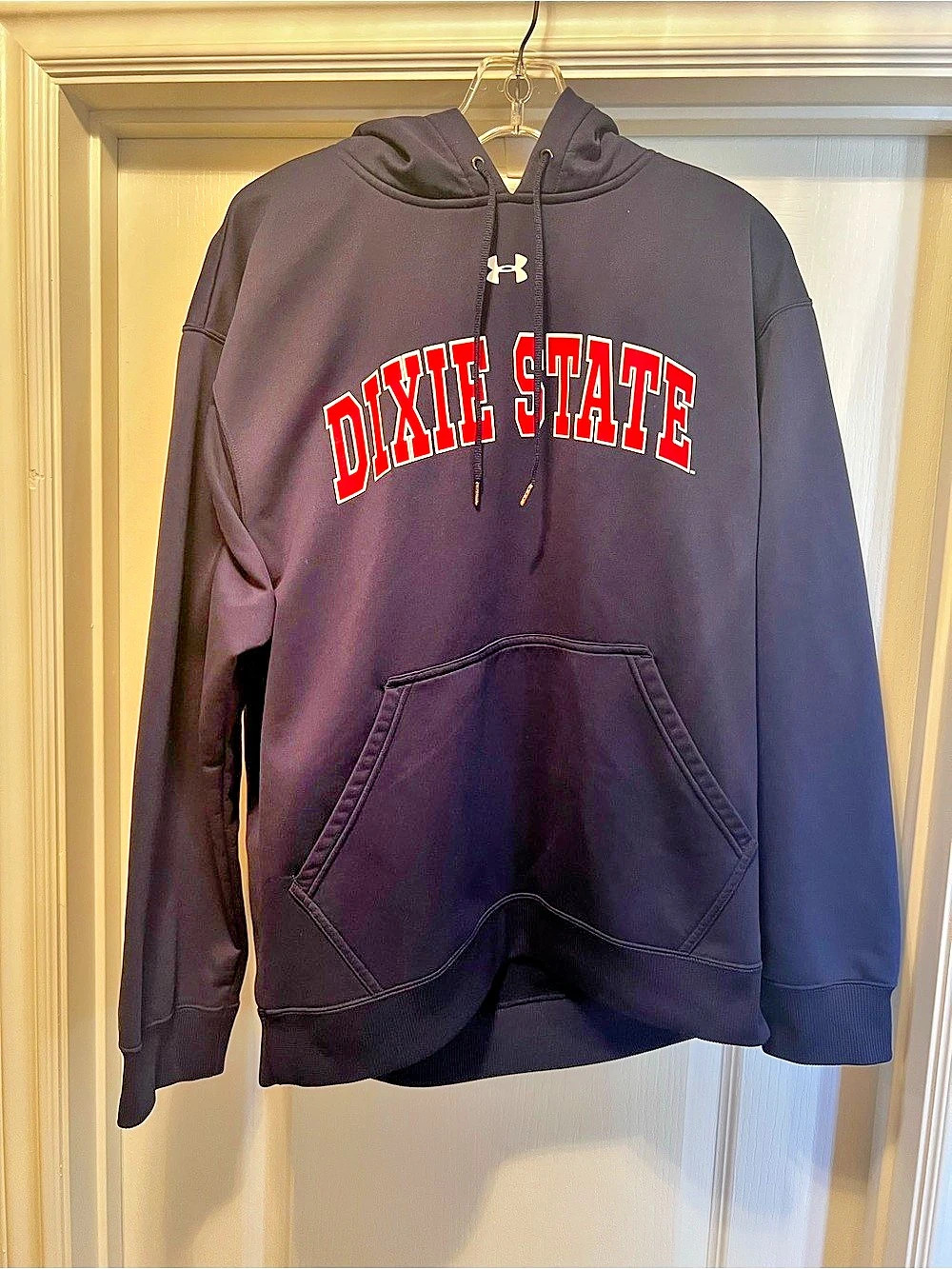 Under Armour Dixie State Hoodie Size Medium Like New